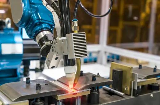 Apparecchiature di saldatura avanzate: saldatura robotizzata negli impianti di produzione